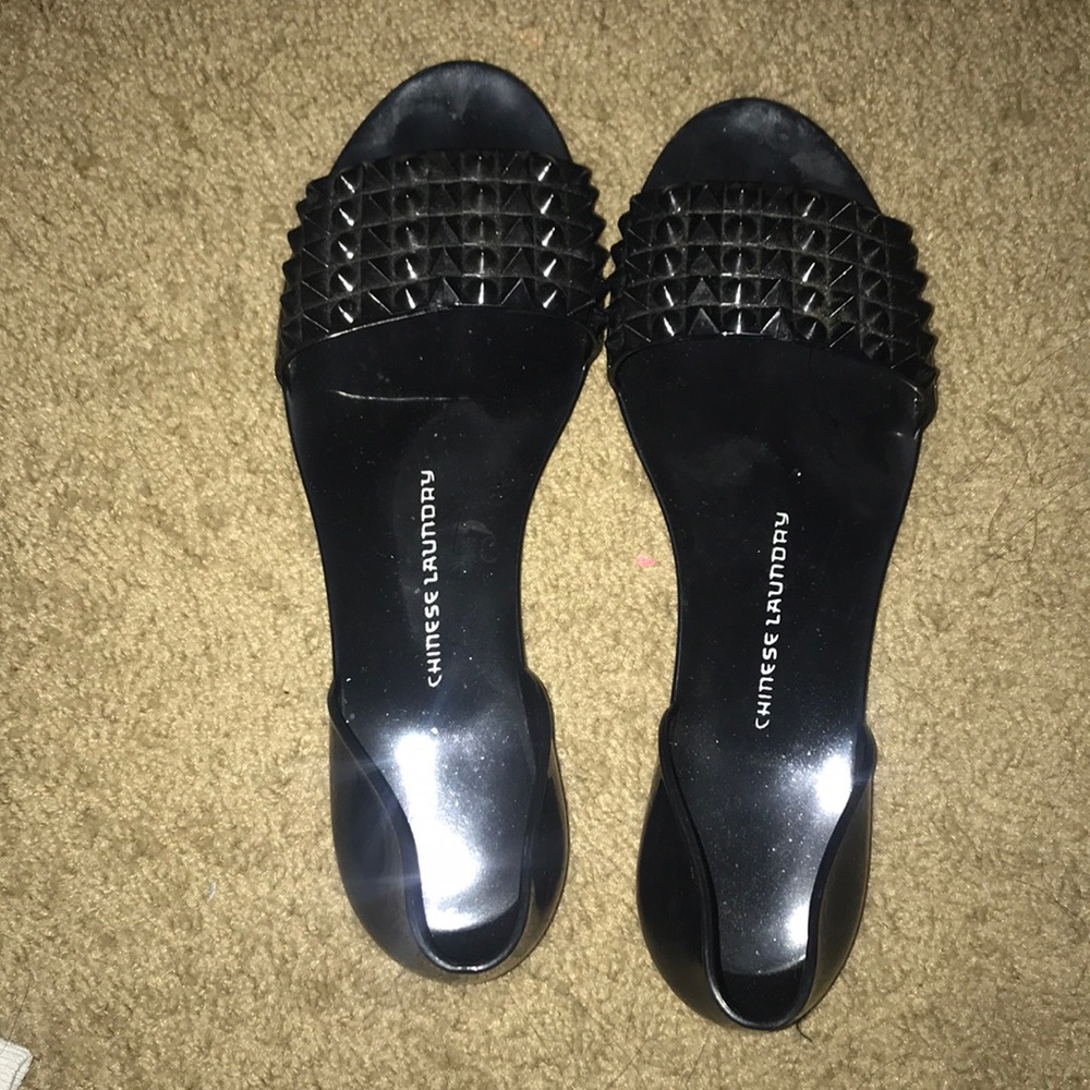 Flats - Picture 1 of 1
